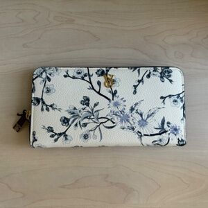 New Victoria’s Secret White & Blue Floral Wallet w/ Full Outer Zipper